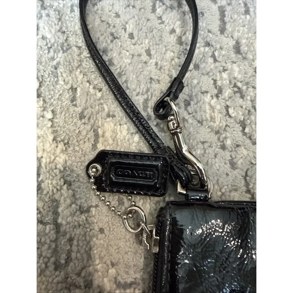 Coach Poppy Black Patent Leather Small Wristlet Wallet Bag 461479 Classic
